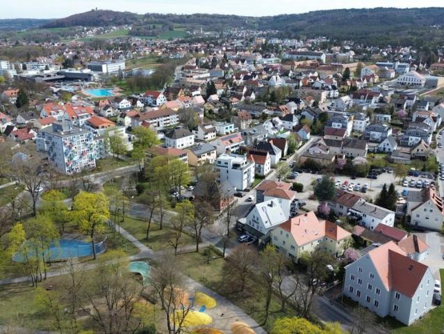 Zentrumsnahe 1 Zi. Wohnung, mit Südbalkon & Küchenzeile! Neumarkt Rennbahnstraße