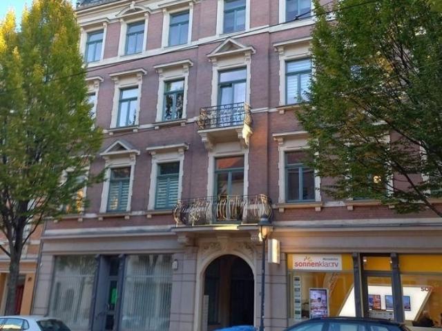 Zentrumsnahe 1 R Wohnung, Bahnhofstraße, Duschbad mit Fenster, abgeschl. PKW Stellplätze im Hof