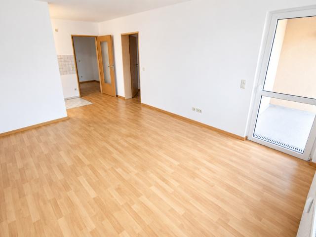 Zentrumsnahe 2 Raum Wohnung mit Südbalkon und Aufzug!
