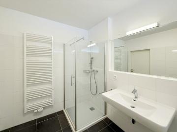 Zentrumsnahe, sehr ruhige 3 Zimmer Wohnung mit sonniger Loggia und Tiefgaragenplatz
