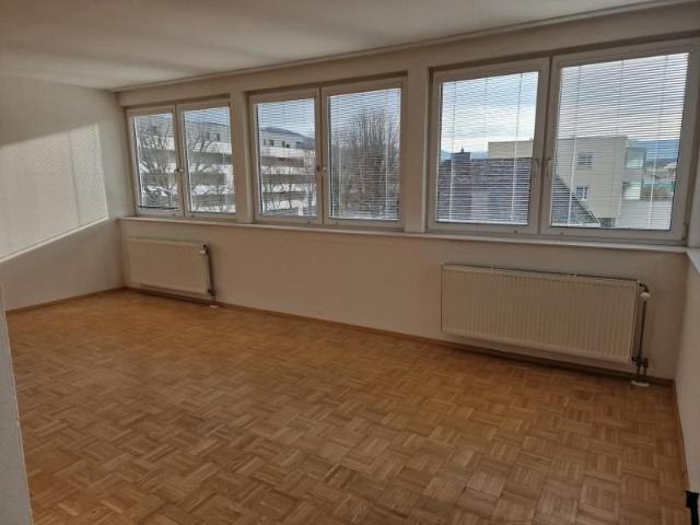 Zentrumsnahe, top aufgeteilte 2 Zimmerwohnung inkl. neuer Küche Top 2