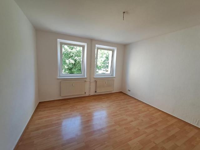 Zentrumsnahe und geräumige 4 Raum Wohnung