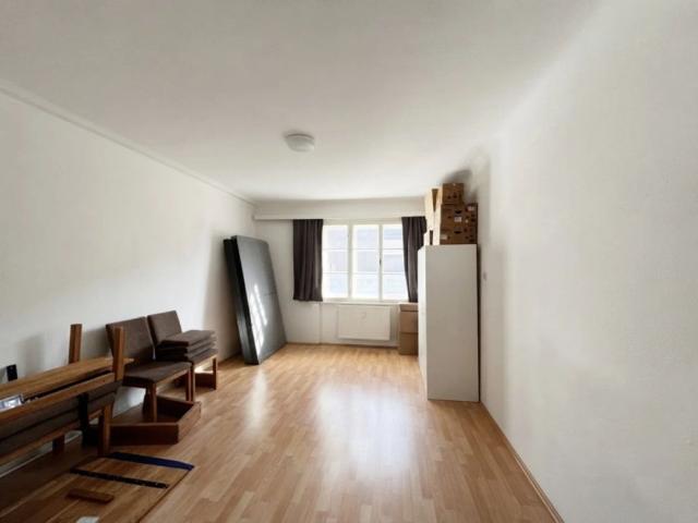 Zentrumslage: 4 Zimmer Wohnung mit Küche und Balkon
