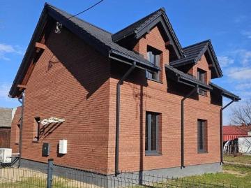 Dom z dużym potencjałem i stodołą 148 m² w Zendek