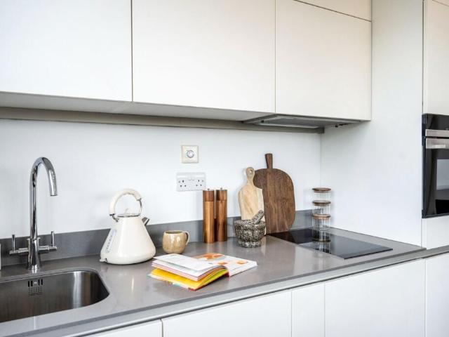 Zenith House, Lawrence Road N15 Studio to rent £1,499 pcm £346 pw