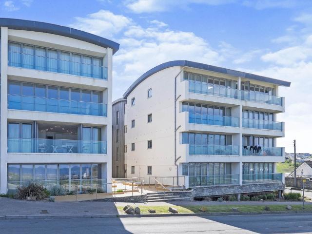 Zenith, Newquay TR7, 2 bed flat to rent, £1,250 pcm | PrimeLocation