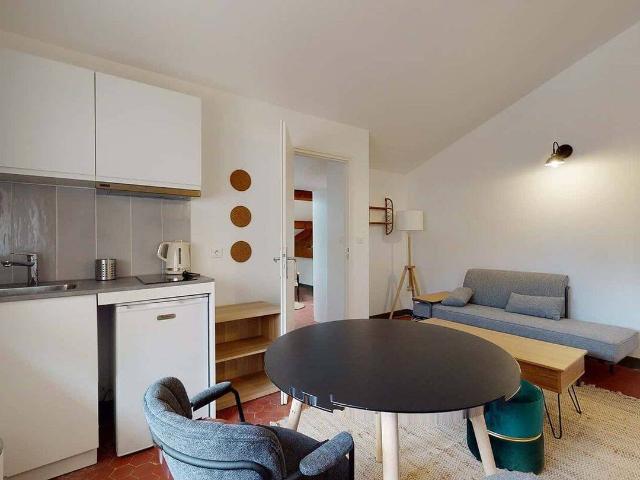 Zenith Private Two room Apartment 16