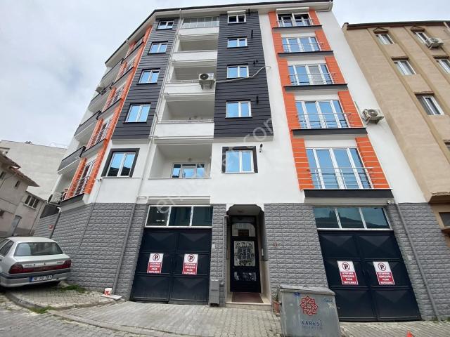 Zenith Real Estate Satılık Paşa Camii Yakını 3+1 Daire