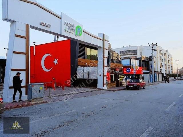 Zenith'den Bakyapı Prestij Park'da Havuzlu Site İçi Eşyalı Daire