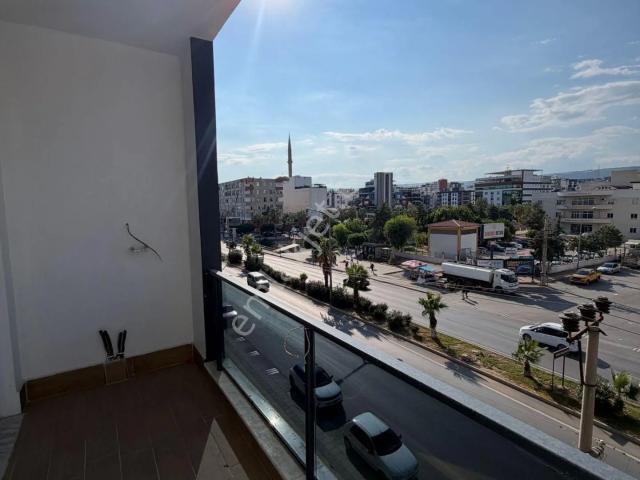 Zenn Emlak’tan | Alata’da Ana Yola Sıfır | 1+1 | Çift Balkon | 2. Kat
