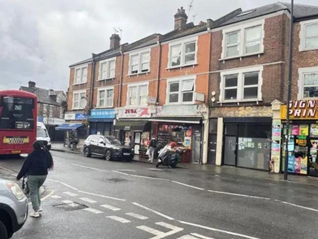 Zeba Hair and Beauty, 104 High Road, Willesden Green, London, NW10 2PP, United Kingdom | Room for rent #139544587 | Rentberry