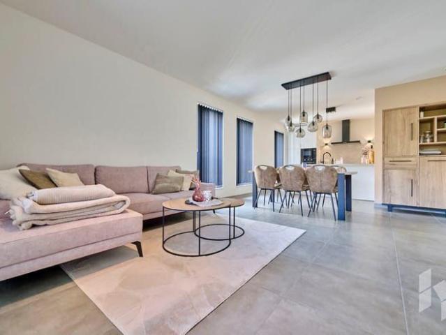 Zeer mooi appartement met 2 slpks in het centrum van Lommel!