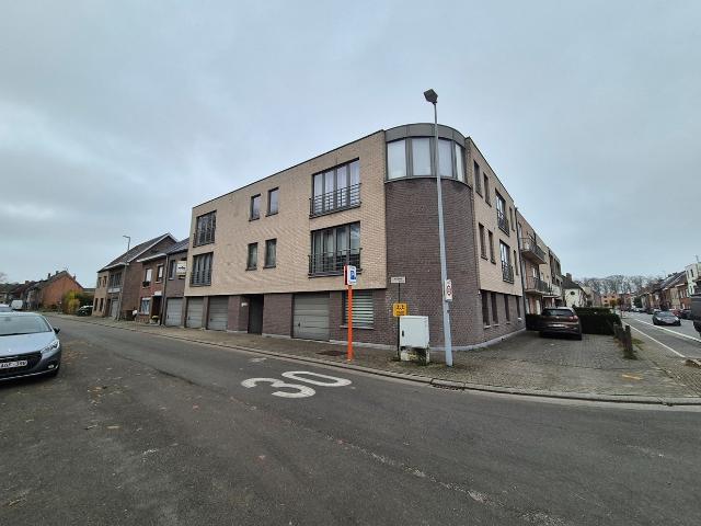 Zeer mooi en rustig gelegen instapklaar ruim appartement op eerste verdieping in de residentie “Winterjasmijn”