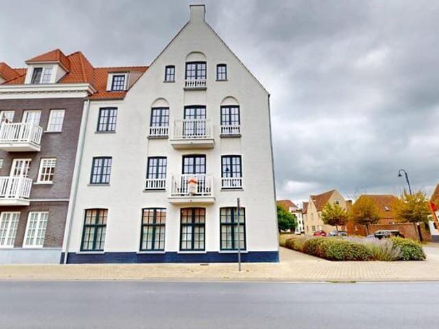 Zeer aantrekkelijk appartement met 2 slaapkamers en 2 bad.