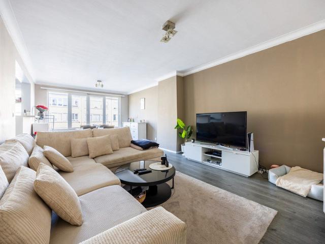 Zeer goed onderhouden appartement met twee slaapkamers en b