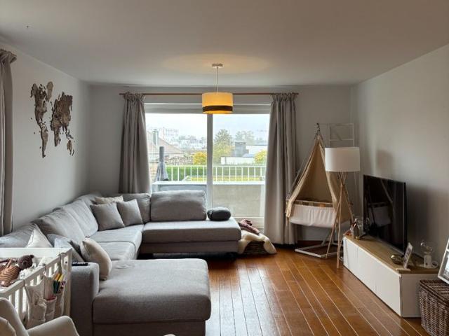 Zeer ruim 224m² & energiezuinig duplexappartement te Pelt