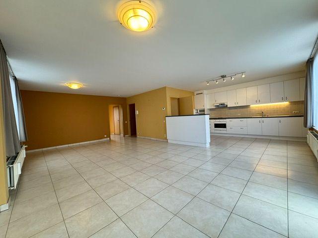Zeer ruim 2 slpk appartement te huur in Westende dorp!