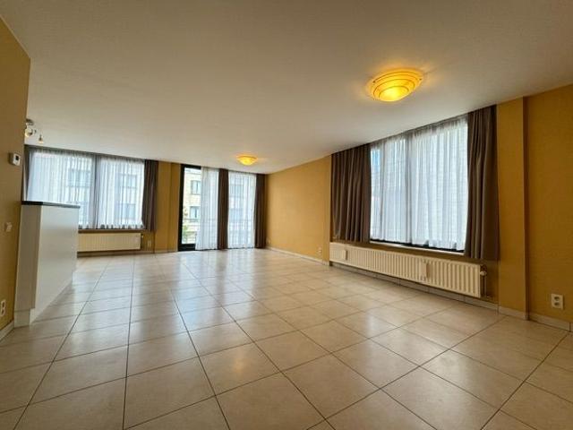 Zeer ruim 2 slpk appartement te huur in Westende dorp!