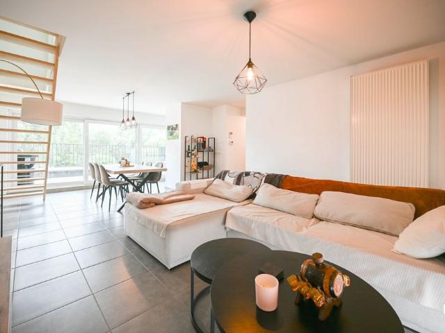 Zeer ruim appartement in het centrum van Oostrozebeke