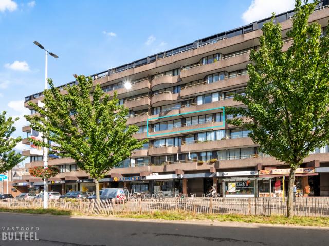 Zeer ruim appartement met 3 slpkrs en dubbele autostaanplaats in centrum!