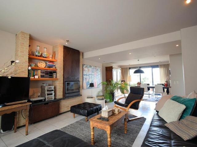ZEER RUIM DUPLEX APPARTEMENT