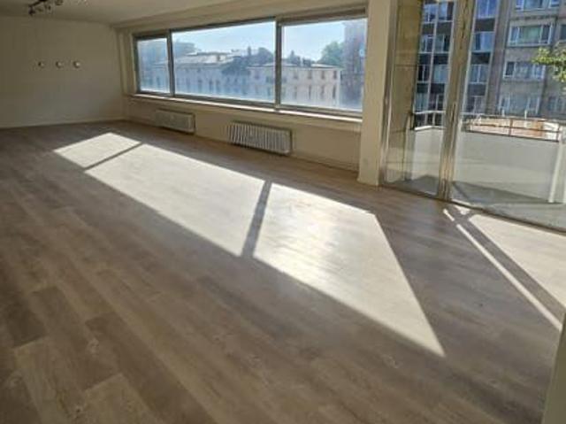 Zeer ruim en volledig gerenoveerd 5slp appartement