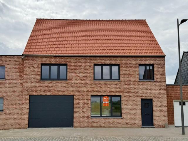 Zeer ruime nieuwbouwwoning in de dorpskern van Noordschote