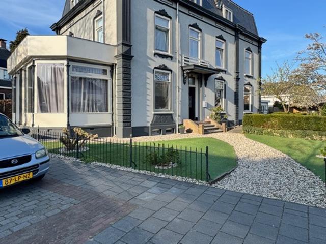 Zeer ruime kamer in Dorpsvilla