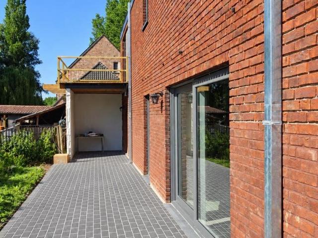 Zeer rustig gelegen ruime woning te huur
