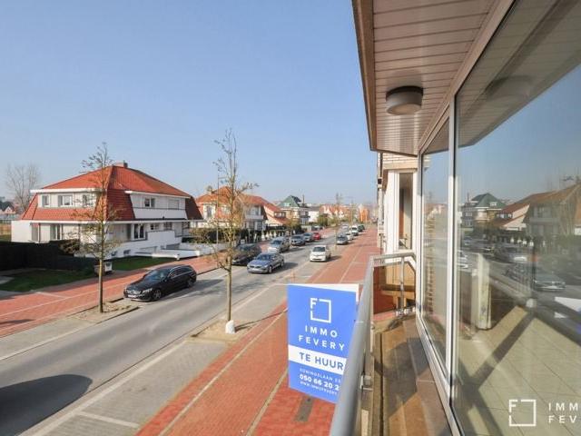 Zeer recent duplexappartement, centraal gelegen in Knokke
