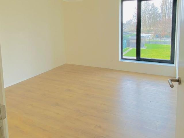 Zeer recente woning met 3 slpk. en tuin in Kermt Hasselt