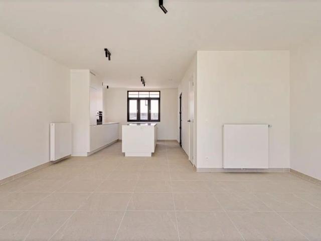 Zeer recente woning op gunstige locatie
