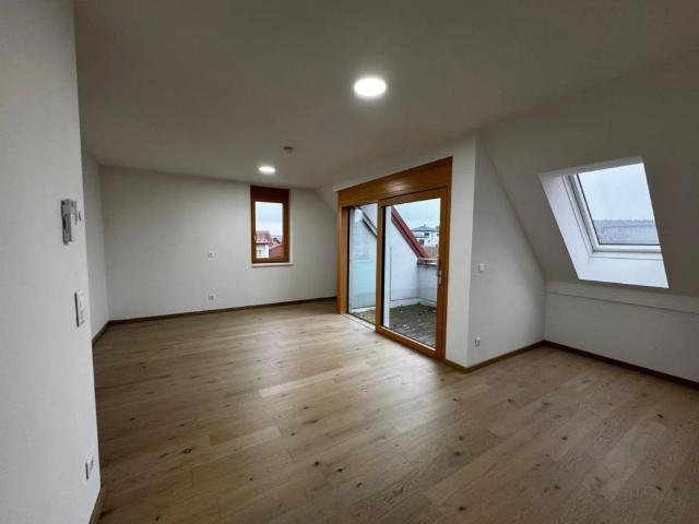 ZEHENSDORF NEUBAU TOLLE klimatisierte 3 ZIMMER WOHNUNG 65 m² BALKON