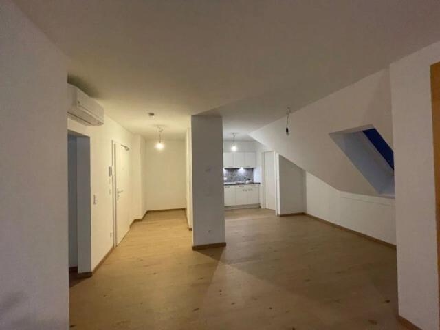 ZEHENSDORF KLIMATISIERTE 3 ZIMMER NEUBAU WOHNUNG 69m² BALKON