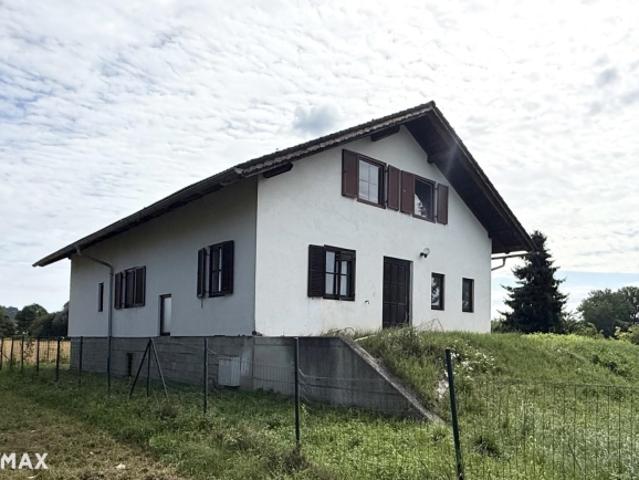 Zeit für einen Neustart Sanierungsbedürftiges Haus in schöner Lage