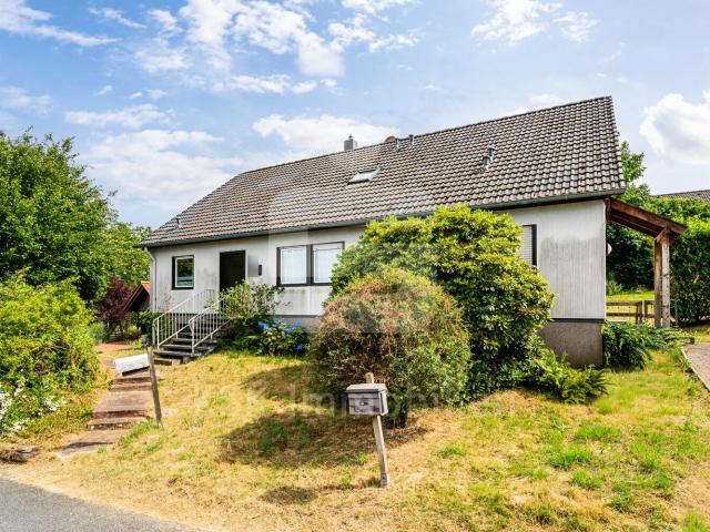 Zeit zum Selbstverwirklichen Großzügiges Wohnhaus in wunderschöner Lage!