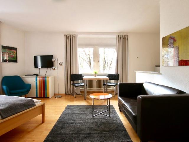 Zeitgemäß möbliertes Apartment im Herzen von Köln – zeitwohnen.de