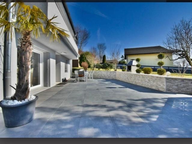 Moderne Villa mit 6 Zimmern