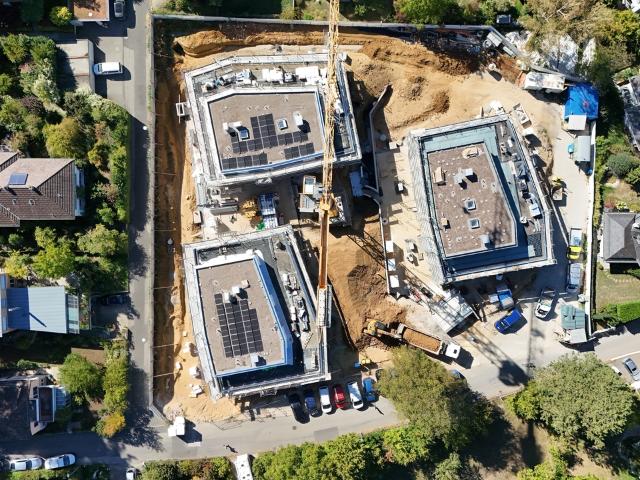 ZEITGENÖSSISCHE ARCHITEKTUR AN EXZELLENTER LAGE