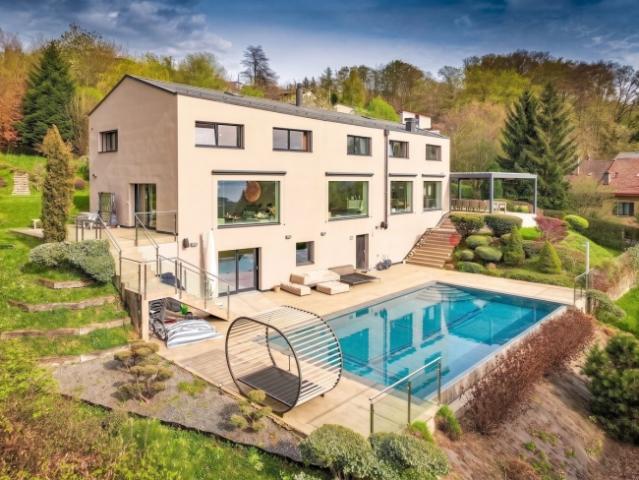 Zeitgenössische Eleganz mit Panoramablick auf den Genfersee