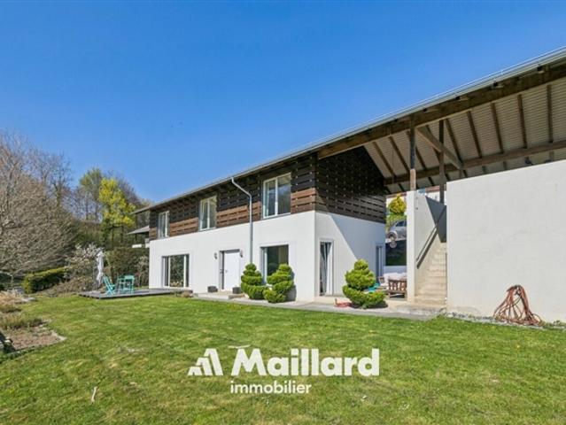 Zeitgenössische freistehende Villa mit 5,5 Zimmern