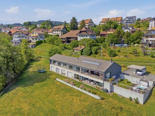 Zeitgenössische Wohnung im Herzen von St. Légier