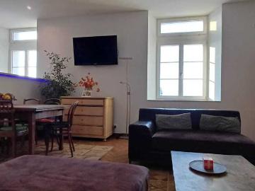 Modernes 4.5 Zimmer Apartment zum Verkauf in einem komplett renovierten Gebäude