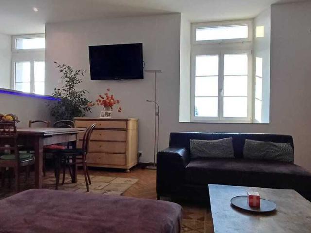 Modernes 4.5 Zimmer Apartment zum Verkauf in einem komplett renovierten Gebäude