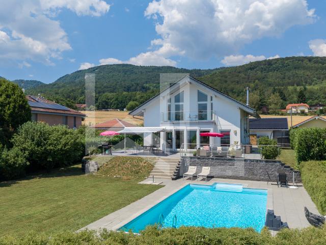 Zeitgenössische Villa mit Aussicht