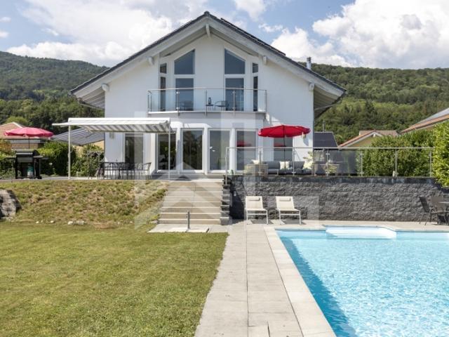 Zeitgenössische Villa mit Aussicht
