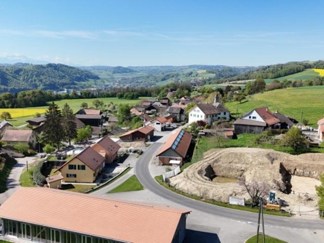 Zeitgenössische Villa mit 5,5 Zimmern und großem privatem Garten in Bussy sur Moudon