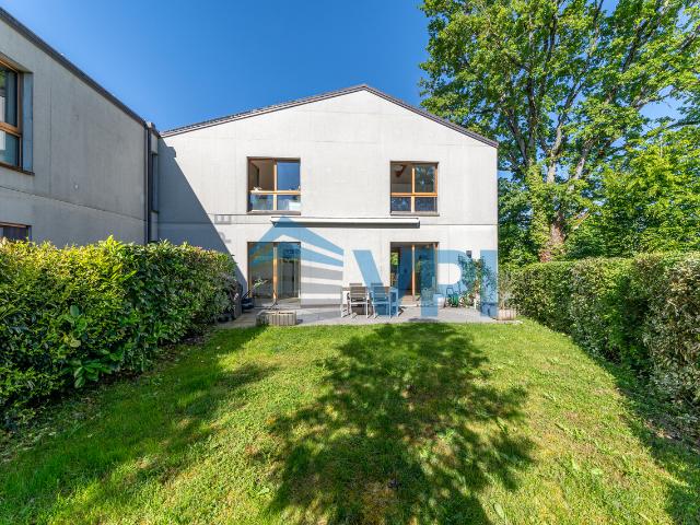 SATIGNY: MODERNES DUPLEX MIT PRIVATEM GARTEN