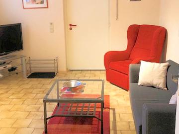 Zeitlos moderne Wohnung mit Garten im Kölner Norden – zeitwohnen.de
