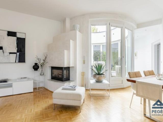Zeitlos strahlend: 5 Zimmer Altbau Wohnung mit Atrium
